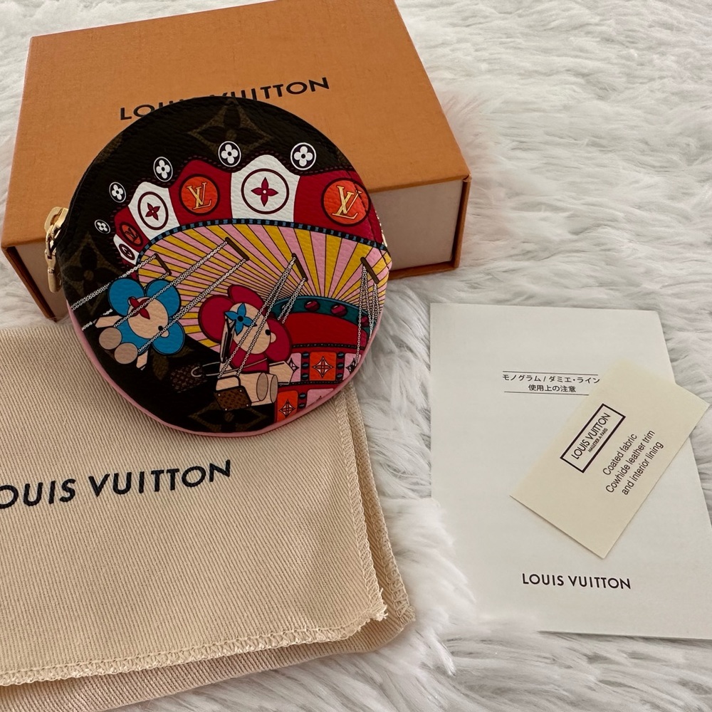 Louis Vuitton 2020 Vivienne Christmas Animation Japan‎ LE Round Coin Purse *NEW*